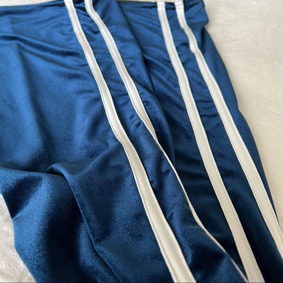 FASHIONKILLA Blue Velour Tube Top and High Waist Flare Pant with White Stripes - Picture 11 of 13